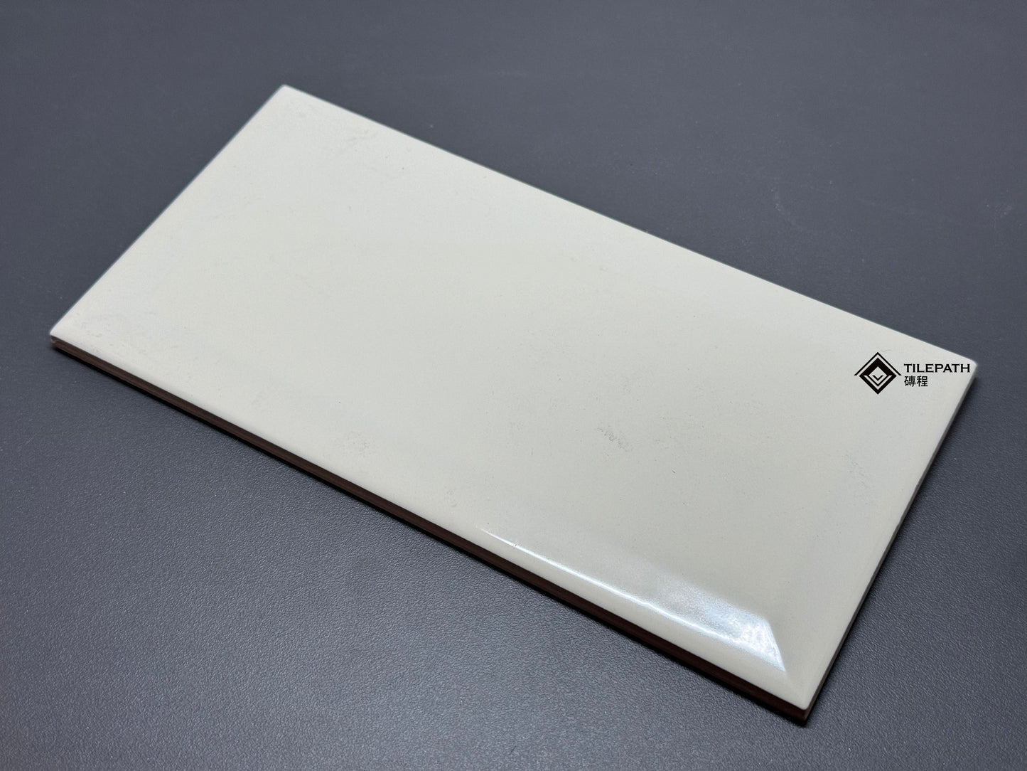 常規直邊系列米灰色磚 (亮光面) 樣板