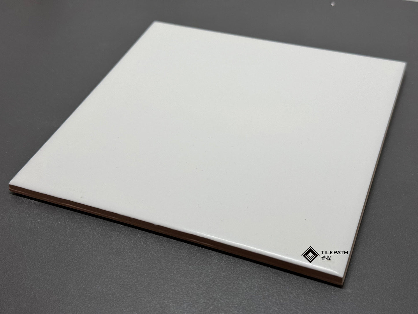 常規直邊系列白色 (啞光面) 樣板