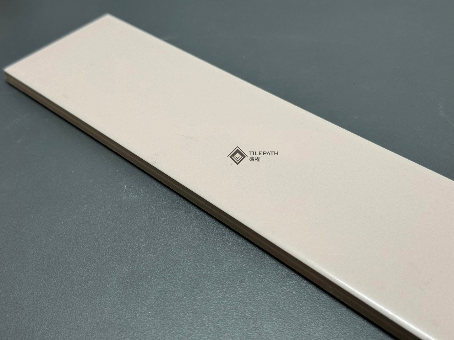 常規直邊系列粉紅色磚 (啞光面) 樣板